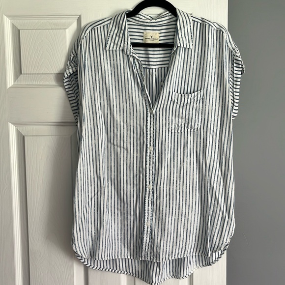 American Eagle Outfitters Tops - AE Oversized Button-down Top